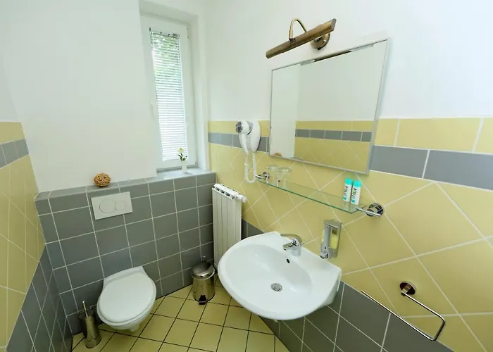 Bed and Breakfast Sobe Grabar 3*