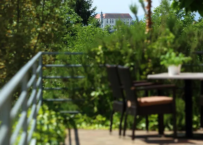 Sobe Grabar 3* Πτούι